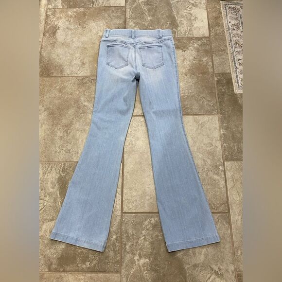 SPANX Light Wash Stretch Denim Flare Jeans Women’s 30x33 EUC - Picture 11 of 11